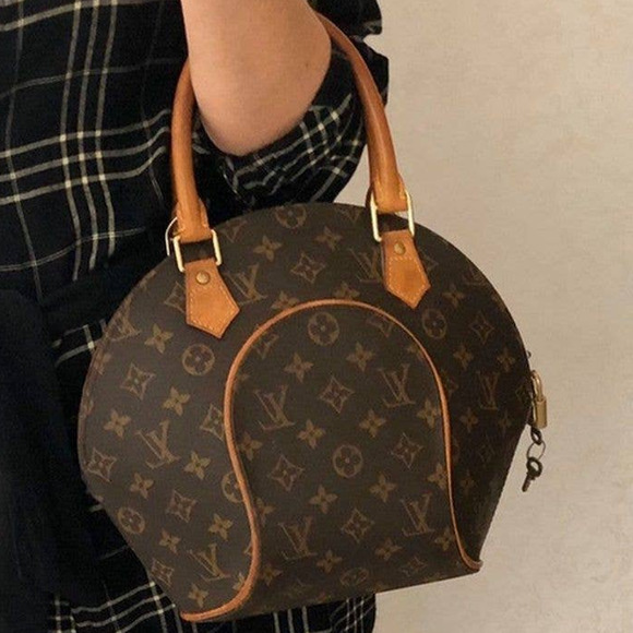 Louis Vuitton Handbags - 💎✨BEAUTIFUL✨💎  Authentic Louis Vuitton Monogram Ellipse PM